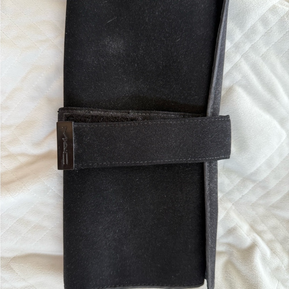 MAC Cosmetics Black Makeup Brush Holder